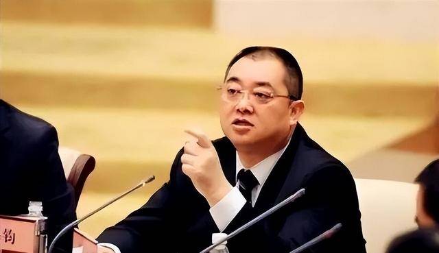 许家印认罪后，恒大前美女高管曝惊人内幕