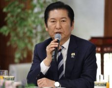 南韩星巴克「坦克日」在民主伤痕撒盐 执政党魁