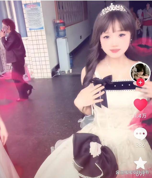 职高女生胸口纹蝴蝶引全网围攻,美丽成原罪? 职高女生胸口纹蝴蝶引全网围攻,美丽成原罪?
