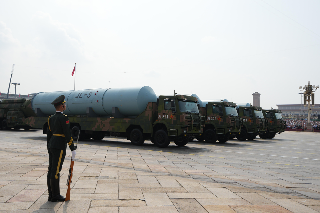 7月6日12时01分,解放军海军1艘战略核潜艇向太平洋相关公海海域,发射1发携载... 7月6日12时01分,解放军海军1艘战略核潜艇向太平洋相关公海海域,发射1发携载...