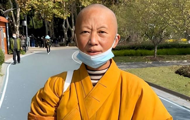 她抛下女儿裸捐588万出家，如今肠子悔青