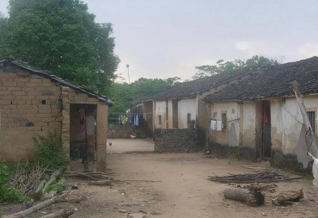 中国首例报道的转世人 6岁凭记忆找到前世家... 中国首例报道的转世人 6岁凭记忆找到前世家...