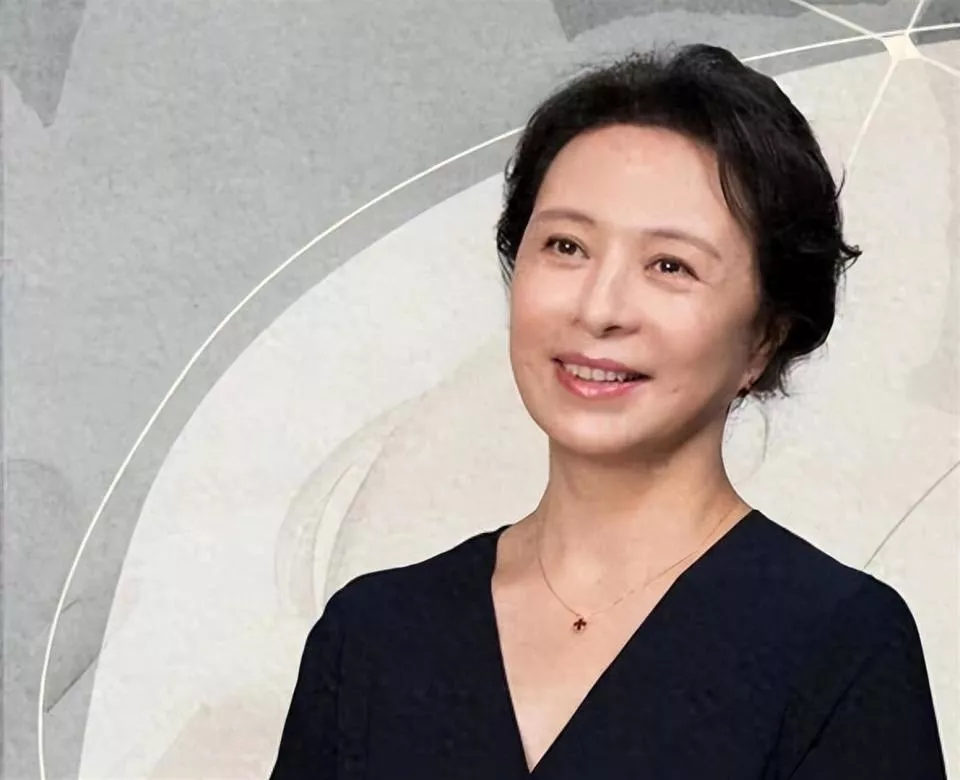 她是国家一级演员,与富豪结婚39年零绯闻