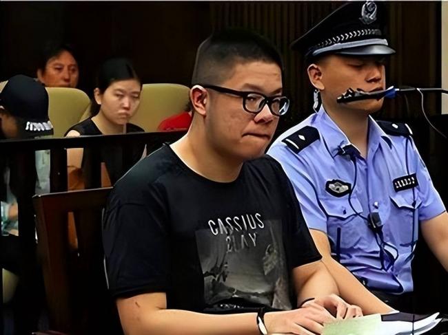 一年败光3亿，还包养9个情妇的富二代，下场如何