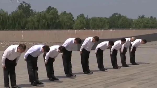 李强代习近平到唐山慰问 一尊怎么了？