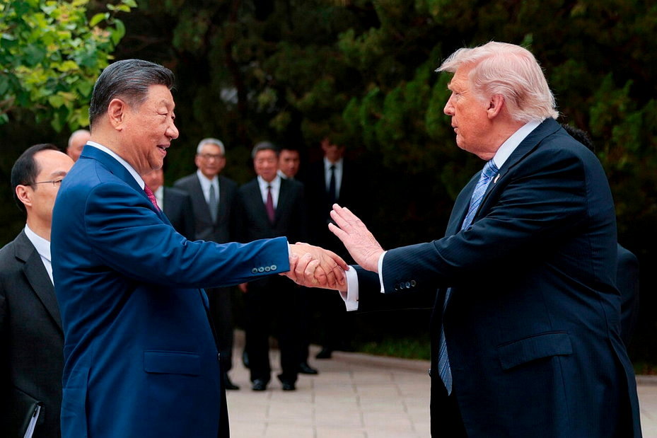 中国国家主席习近平（左）与美国总统川普（右）5月15日在北京中南海。美联社
