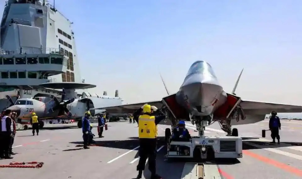  福建艦完成隱形戰機電磁彈射。 圖：翻攝自國平視野 